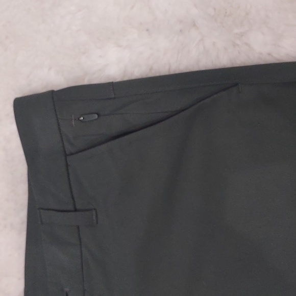 LULULEMON CLASSIC FIT SHORT. - Picture 4 of 17